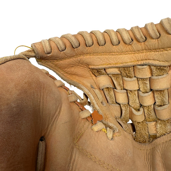 Rawlings RCM10 Catcher’s Mitt Glove Lance Parrish Signature Right Hand Thrower - Picture 11 of 13